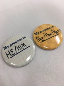 Image of buttons stating an individual's pronoun preference